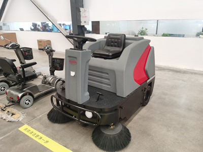 掃地機(jī)廠(chǎng)家讓工業(yè)清潔更高效